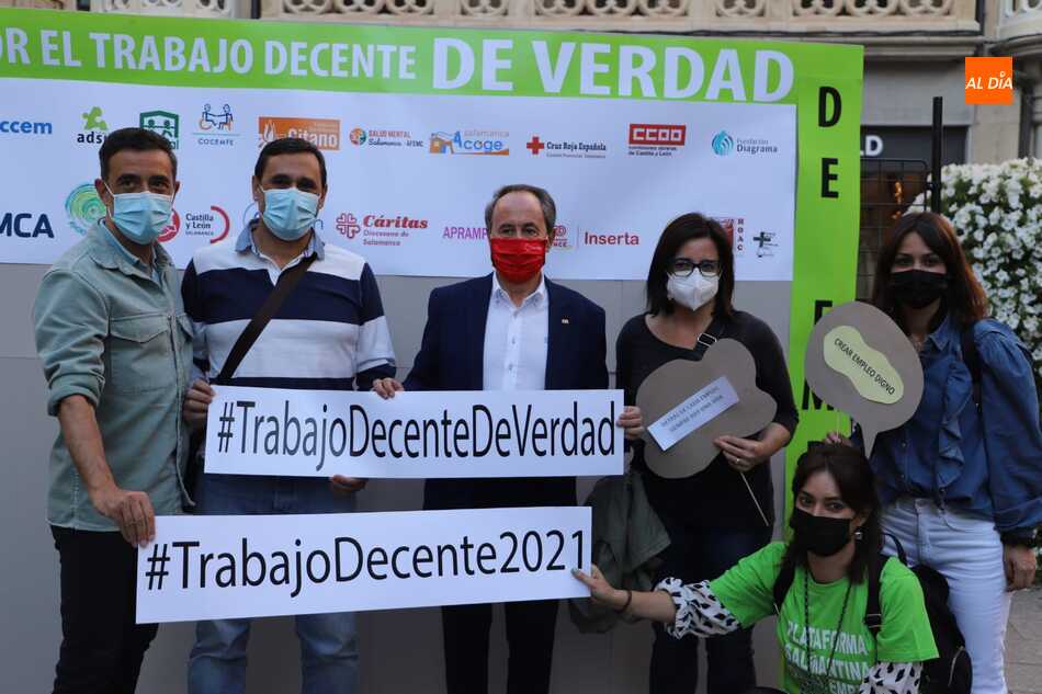 Photocall en la Plaza del Liceo por el Empleo Digno. Foto: Lydia González