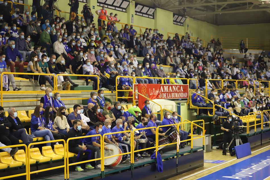 Una de las gradas del pabellón / Carlos Cuervo