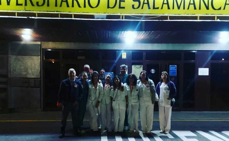 Los trabajadores del último turno de las Urgencias en el Clínico