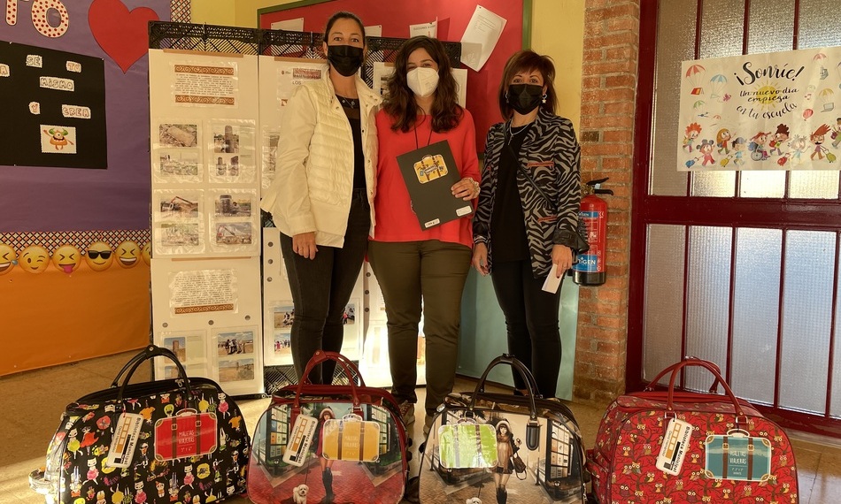 Entrega de las Maletas Viajeras en el colegio Miguel de Cervantes de Guijuelo