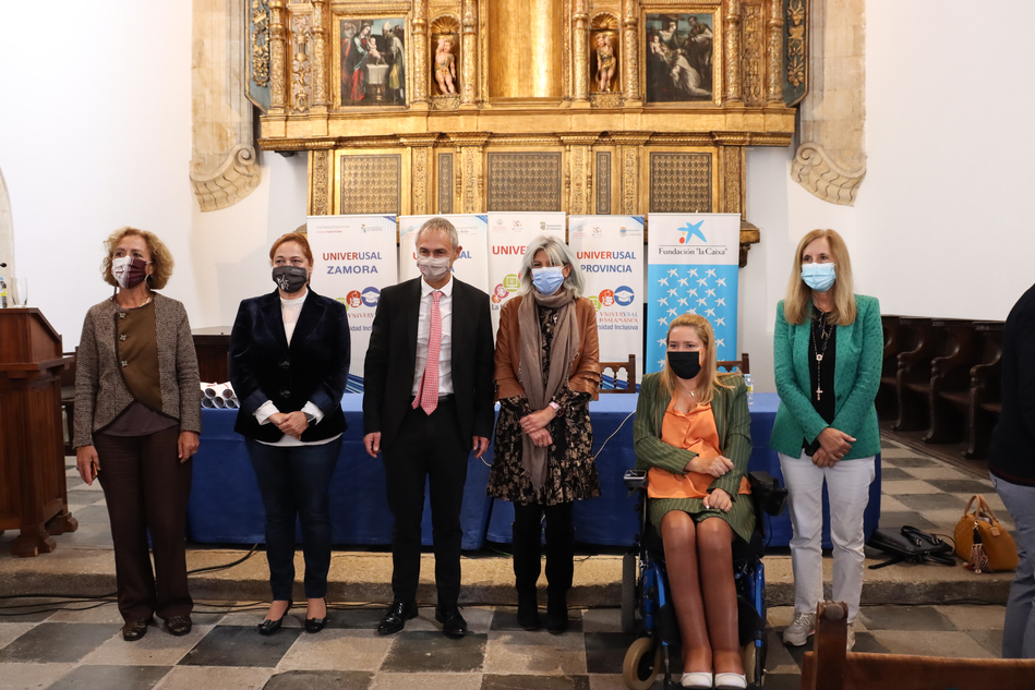 Acto de inauguración en la Capilla del Colegio Arzobispo Fonseca