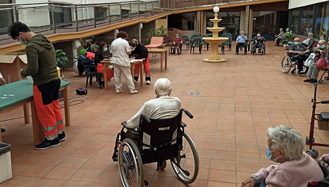 Las dos residencias de mayores de Peñaranda ya han recibido la tercera dosis de la vacuna frente al Covid. Imagen San Pedro Advíncula