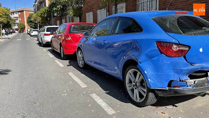 Estado en el que ha quedado el coche estacionado en la calle Carlos I