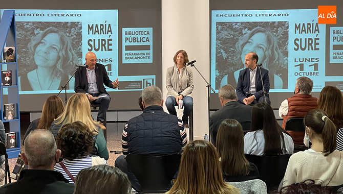 La escritora María protagonizaba este lunes un encuentro literario en el CDS