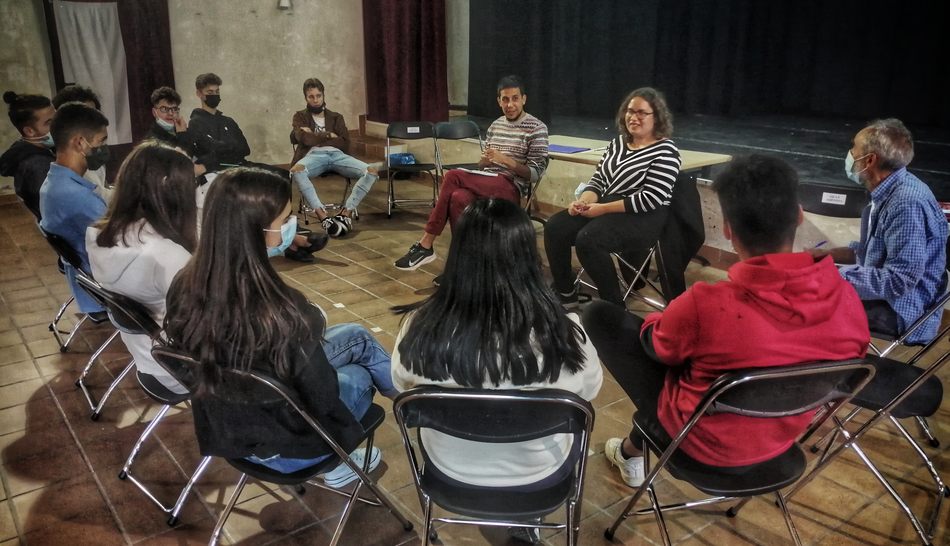 Almudena  Pérez y David Ramos, del colectivo Jóvenes de Castilla y León, intervinieron como ponentes