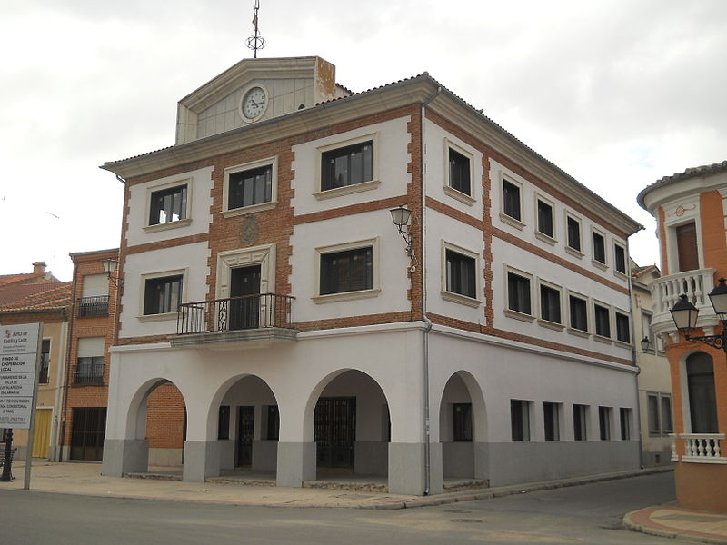 Fachada del Ayuntamiento de Cantalapiedra