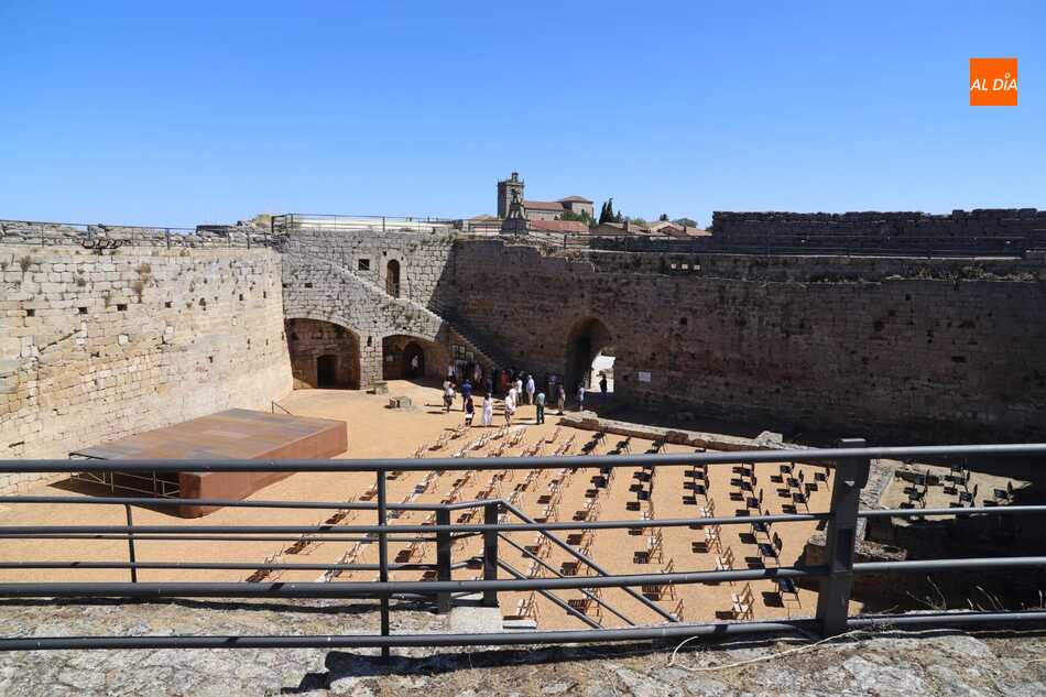 La Fortaleza de Ledesma, en una imagen de este verano como escenario de actividades culturales