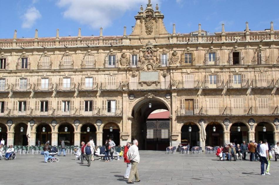 Plaza Mayor con el Ayuntamiento al fondo en una imagen de archivo