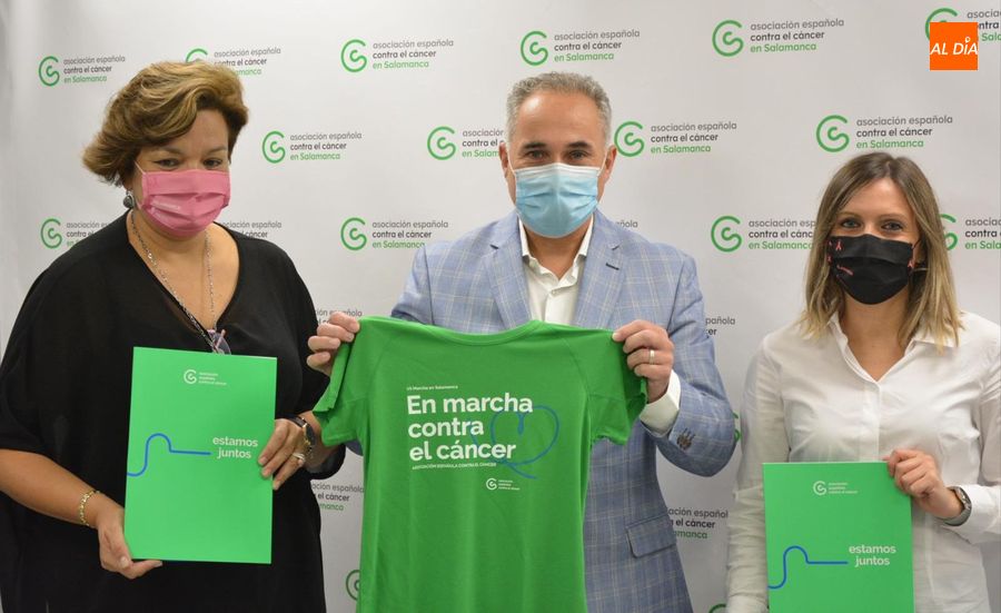 Presentación de la Marcha contra el Cáncer, con el nuevo presidente de la AECC en Salamanca, Ángel Losada, en el centro. Foto de Vanesa Martins