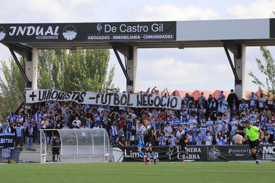 Imagen de la afición en el partido de Unionistas frente al Dépor