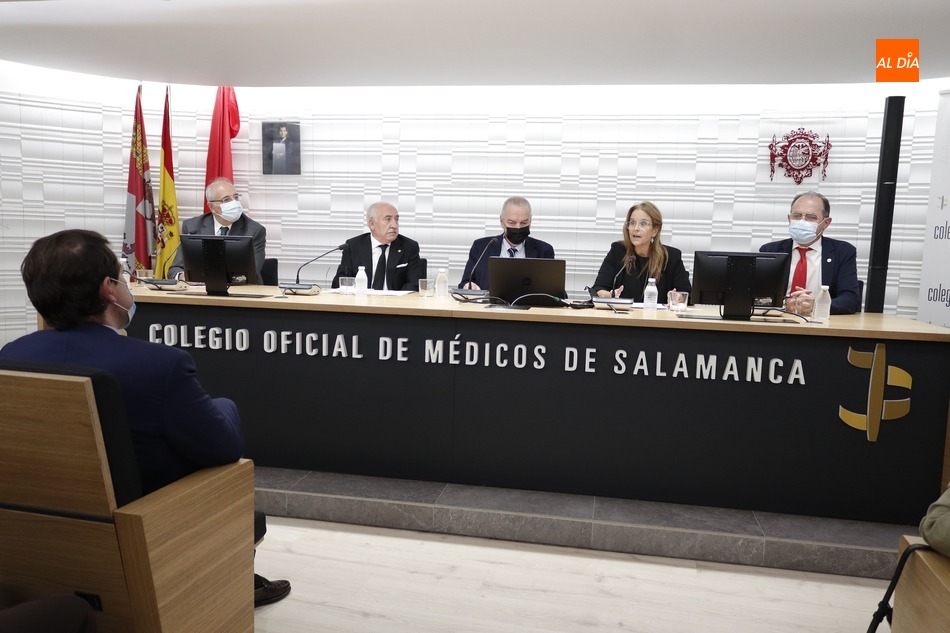 Un momento del acto que ha tenido lugar en el Colegio Oficial de Médicos de Salamanca
