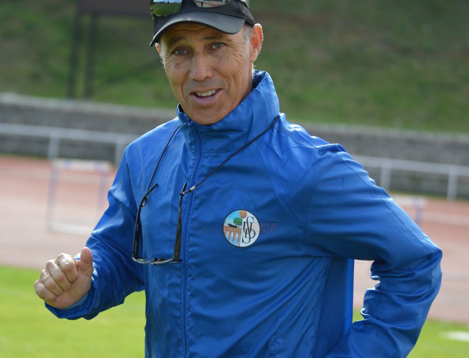 Calderón llega corriendo a un entreno / Carlos Cuervo