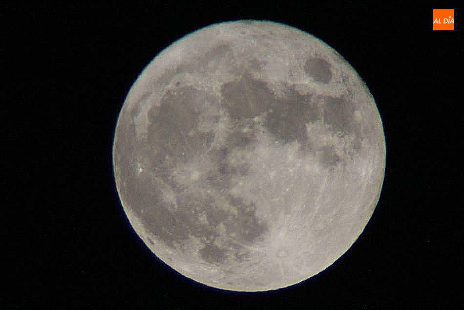 Diálogo con la luna en Vitigudino