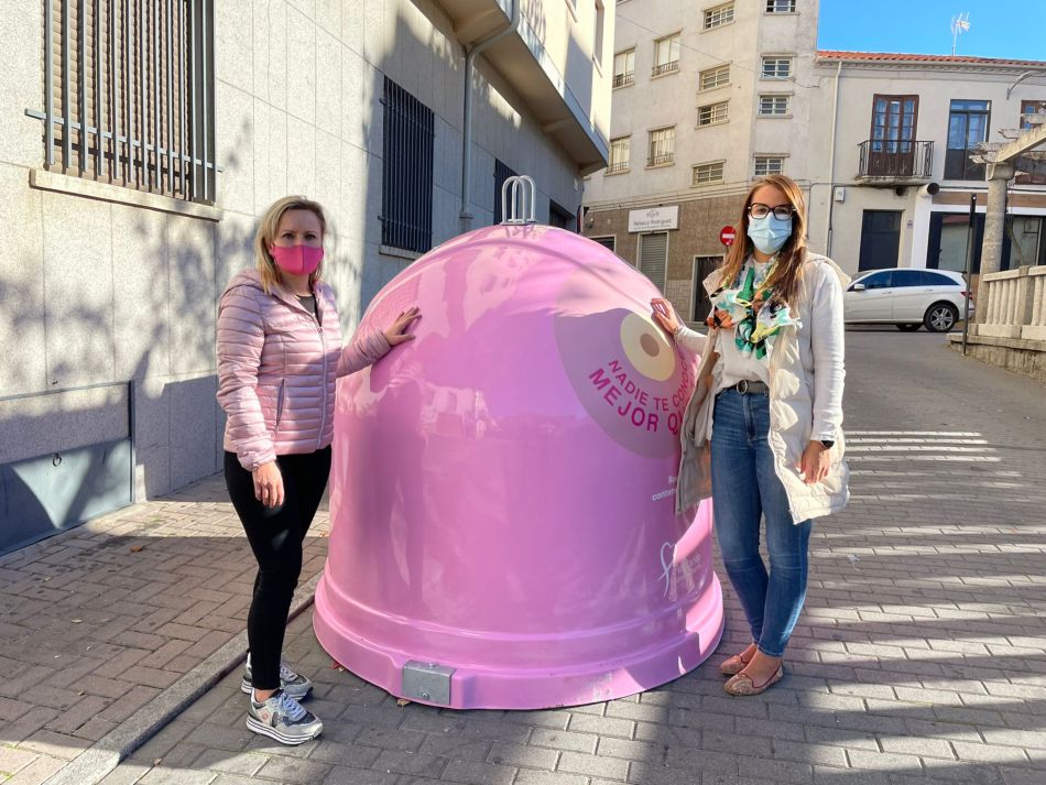 Las concejalas de Medio Ambiente y Comercio presentan la iniciativa rosa - Ayto. Guijuelo