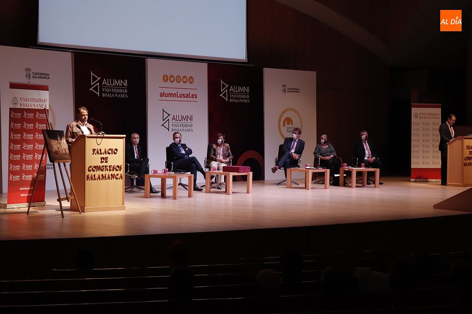 El acto ha estado presidido por el rector de la USAL, Ricardo Rivero - Fotos: Guillermo García