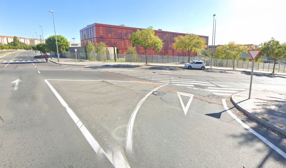 Confluencia entre las calles Luis Camoes y Manuel Ramos Andrade - GM