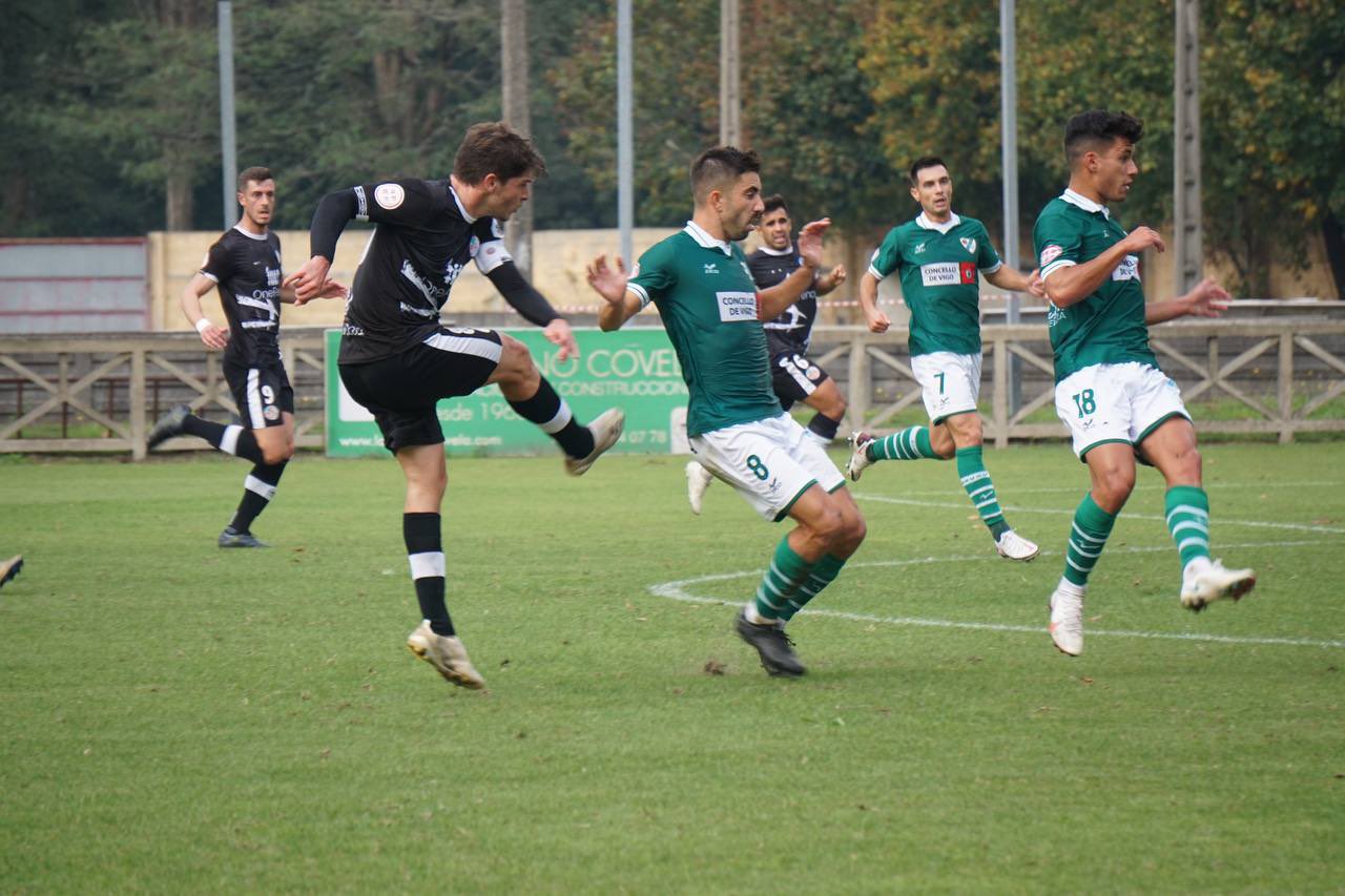 Amaro realiza un disparo / Salamanca CF UDS