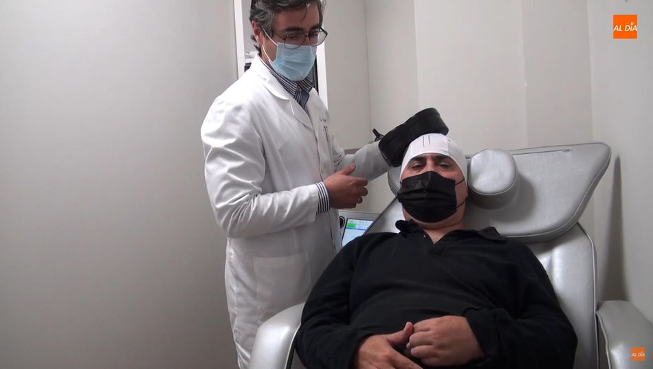 La EMTr es una forma no invasiva de estimulación de la corteza cerebral que permite la estimulación segura, indolora e incruenta del tejido nervioso