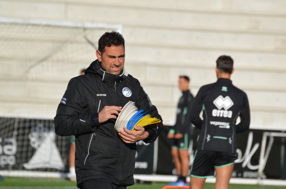 Mori, con el material / Carlos Cuervo