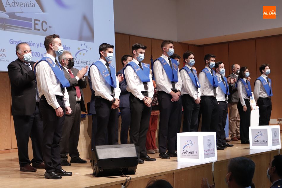 Día feliz para los alumnos que concluyen su formación en la Escuela de Pilotos Adventia