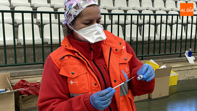 SACyL convoca a los nacidos de 1937 a 1943 a una nueva vacunación masiva en Peñaranda el 11 de noviembre