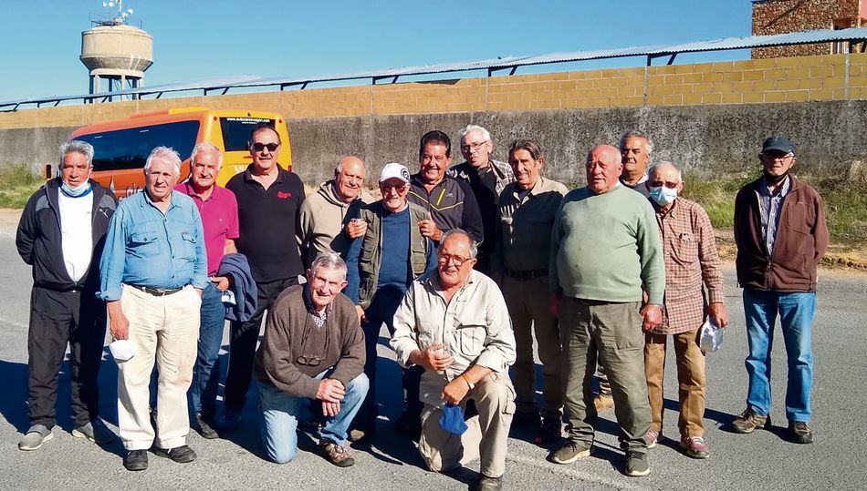 La Asociación de Jubilados San Isidro se despide de la temporada de pesca de la mejor manera 