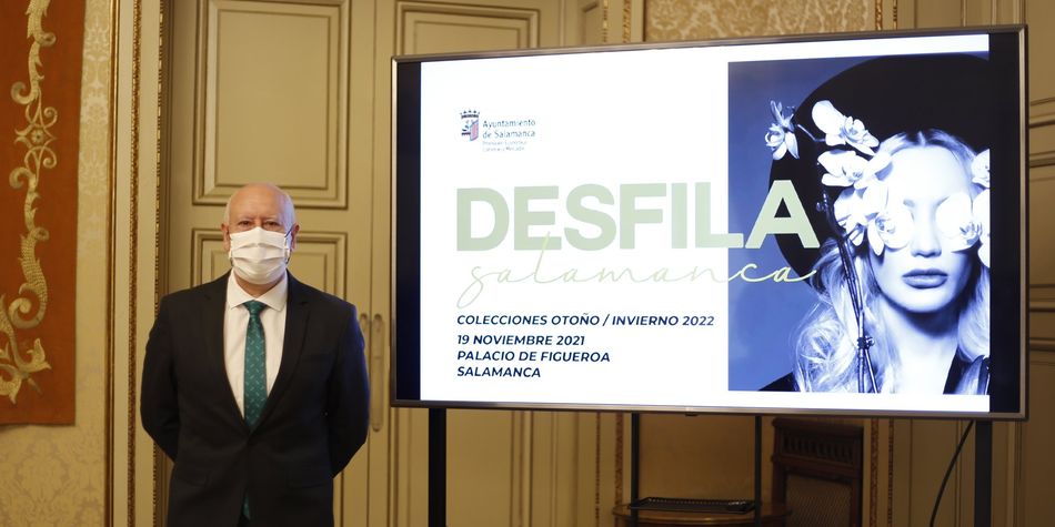 El concejal de Promoción Económica, Comercio y Mercados, Juan José Sanchez Alonso, en la presentación de la V edición de la pasarela de moda Desfila Salamanca