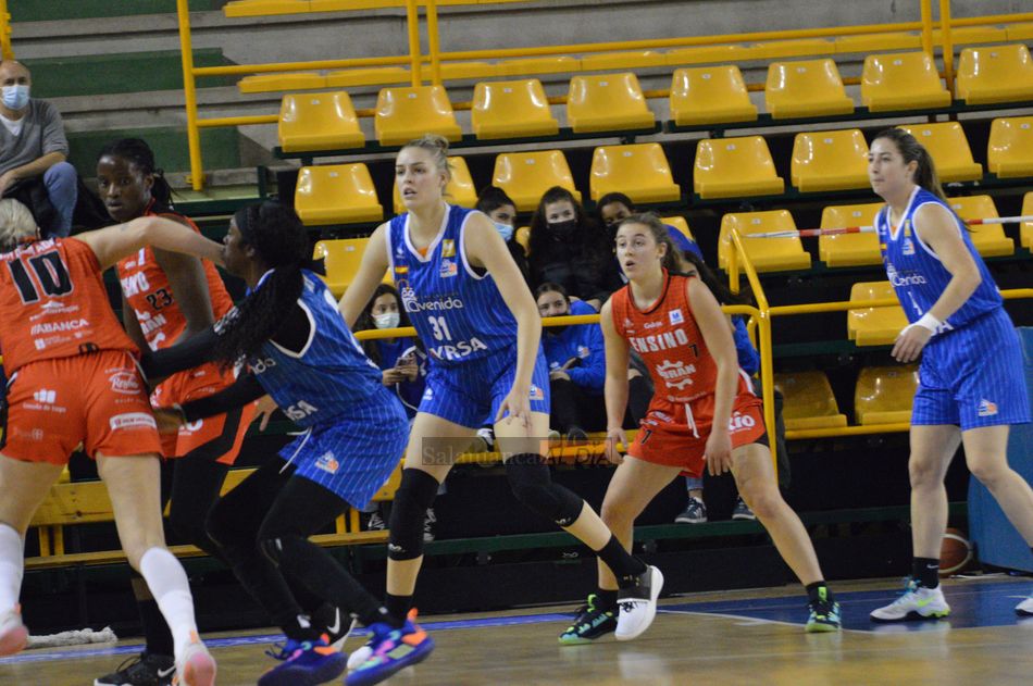 Copper defiende a su par / Guillermo García