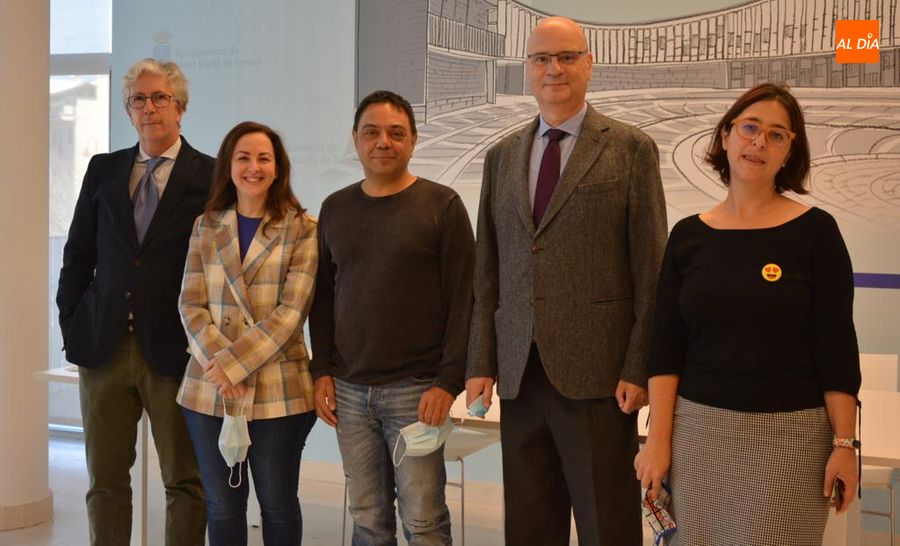 Presentación de esta investigación sobre la primeras emisiones de RNE, que llevará a cabo la Universidad Pontificia de Salamanca, con la ayuda del Ayuntamiento de Santa Marta