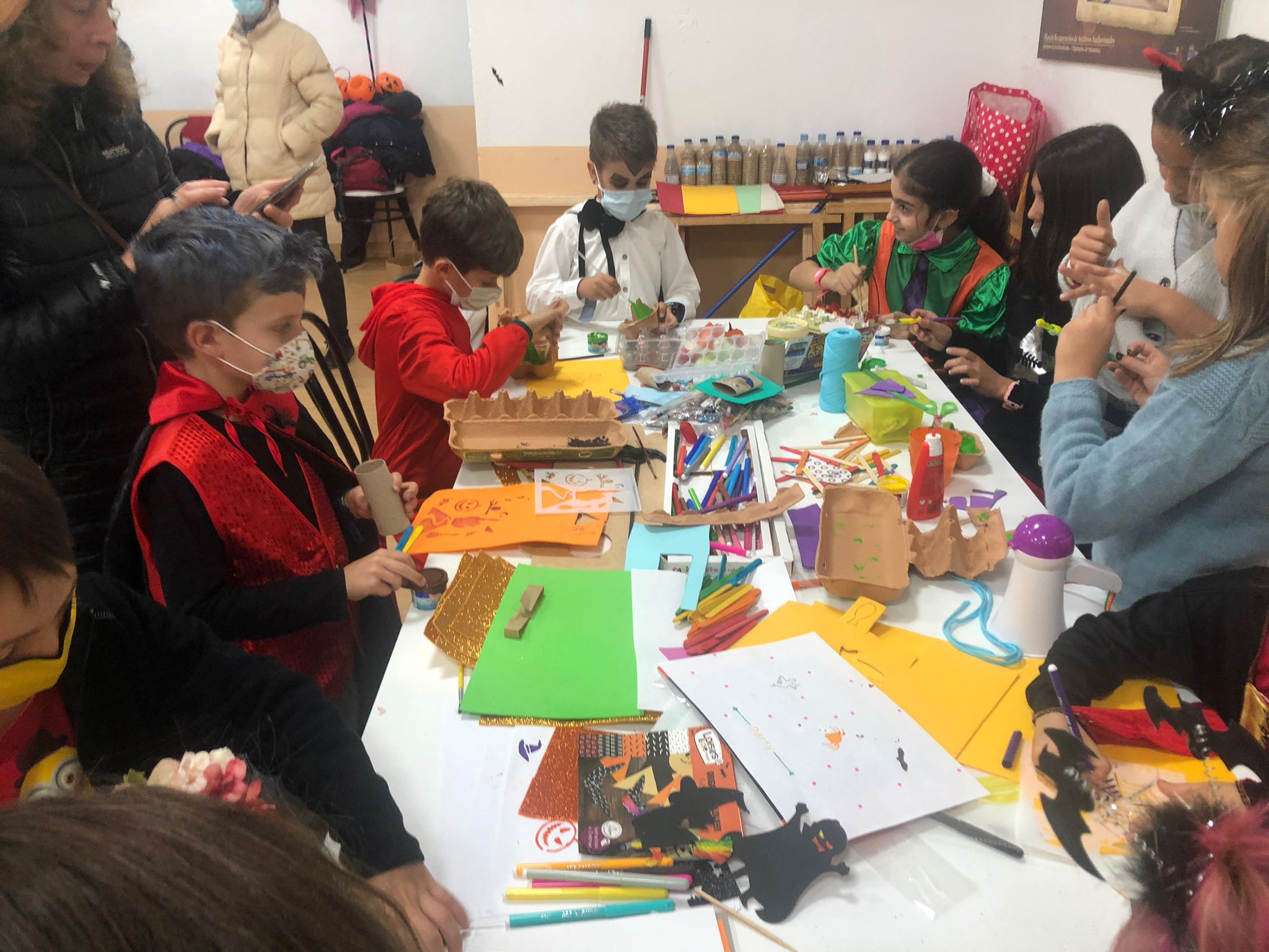 Un taller y una divertida fiesta de disfraces, protagonistas de Halloween en El Pedroso