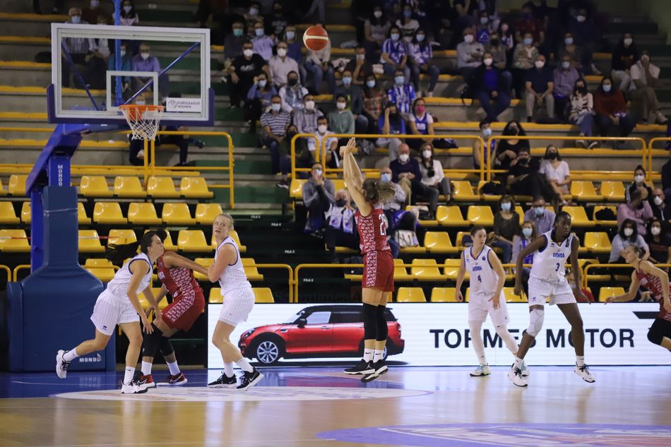 Un encuentro europeo del bando charro / Lydia González
