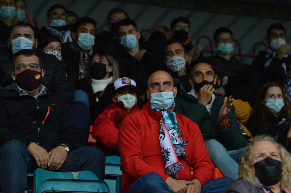 El Salamanca UDS da el primer paso para hacer las paces con su afición y regala un carnet extra a cada abonado