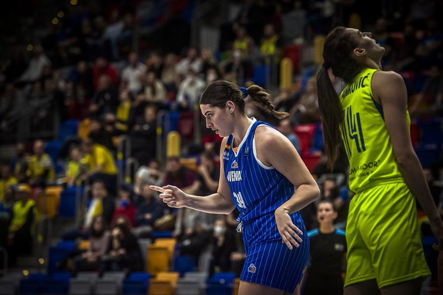 Fasoula, en el partido / CB Avenida