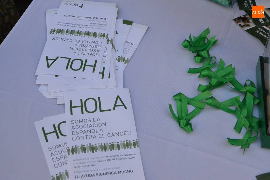 Imagen de archivo de una mesa informativa de la AECC de Salamanca