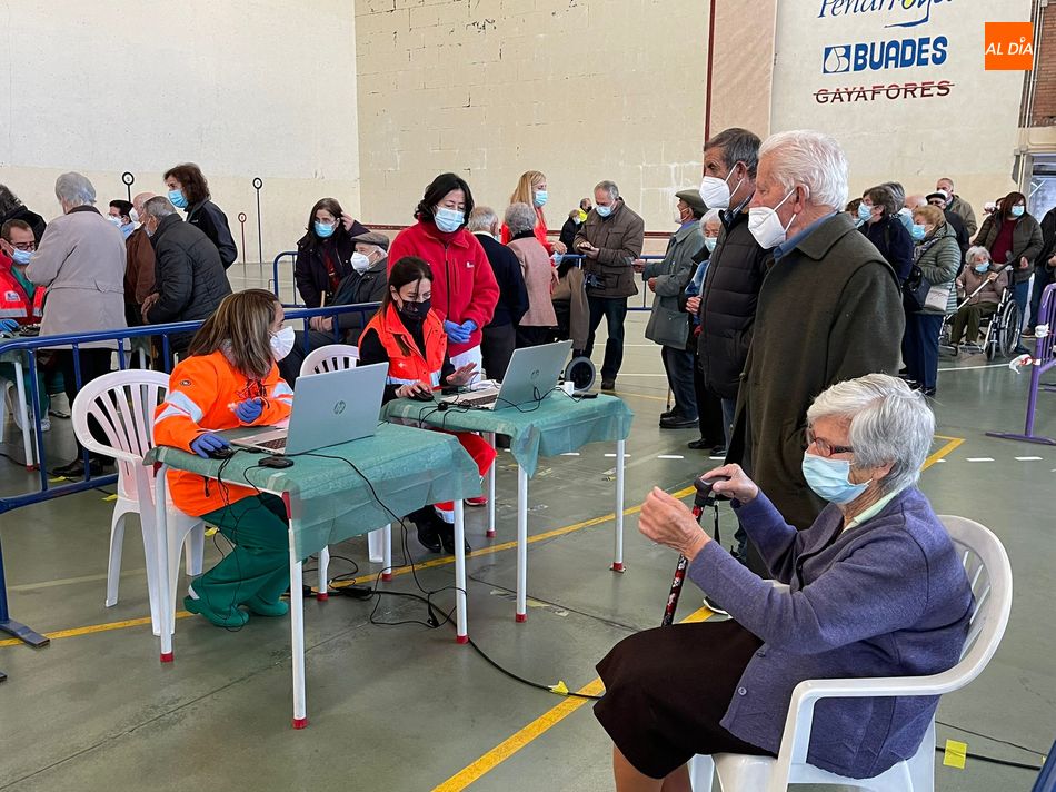 Mayores de 85 años en la vacunación masiva de este jueves en Peñaranda