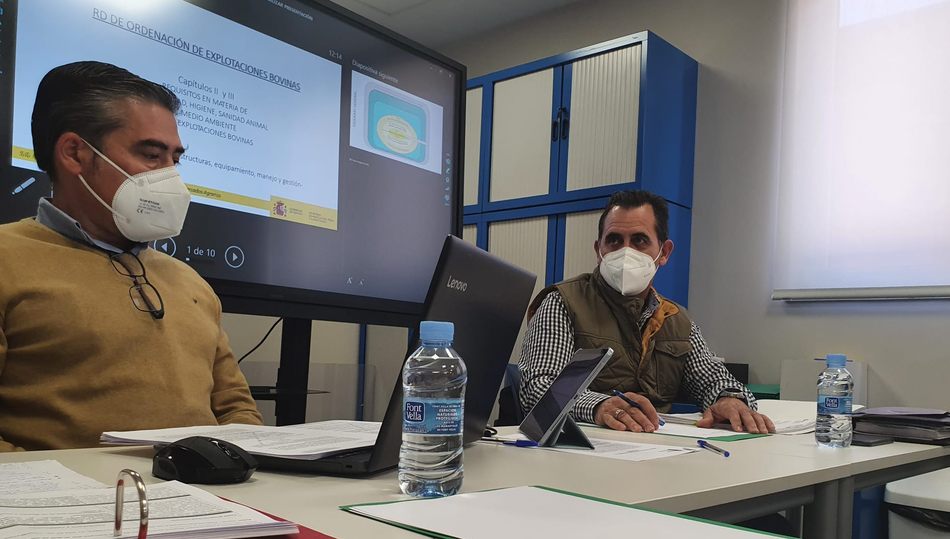 A la derecha de la imagen Juan Luis DElgado, peresidente de Asaja Salamanca