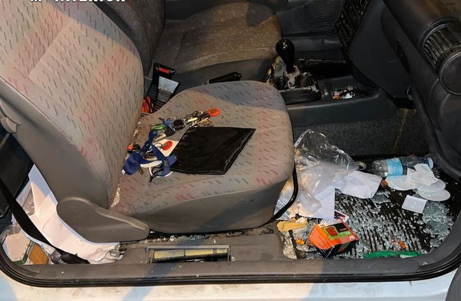Aspecto del interior de uno de los coches robados