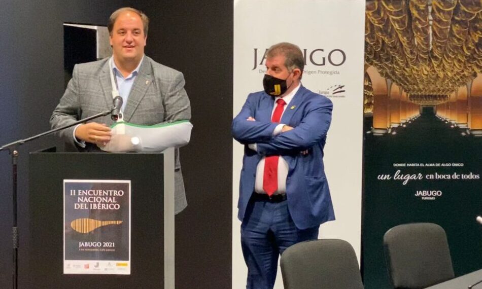 El alcalde de Guijuelo junto al de Jabugo, anfitrión de este encuentro