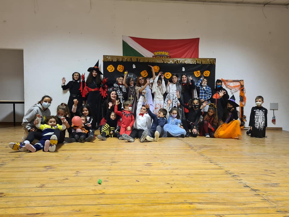 La AMPA Dr Iglesias Mellado de Cantalpino organizaba una fiesta de disfraces este fin de semana