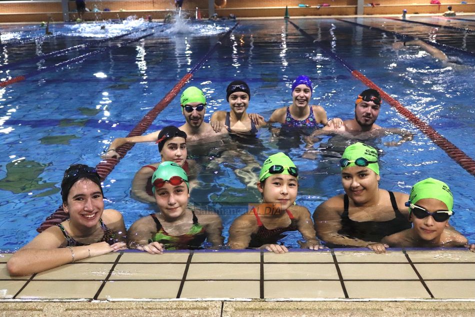 Un grupo de nadadores / Guillermo García