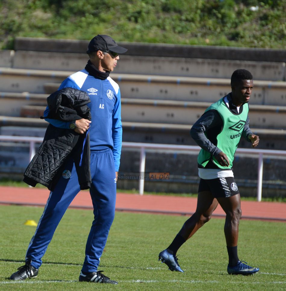 Calderón, al lado de Bouba / Carlos Cuervo