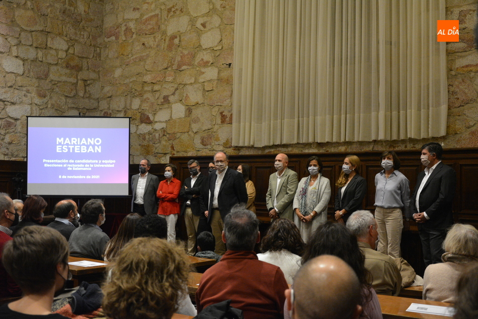 Presentación del equipo al completo y del programa con el que Mariano Esteban concurre a las elecciones al Rectorado de la USAL. Foto: Vanesa Martins