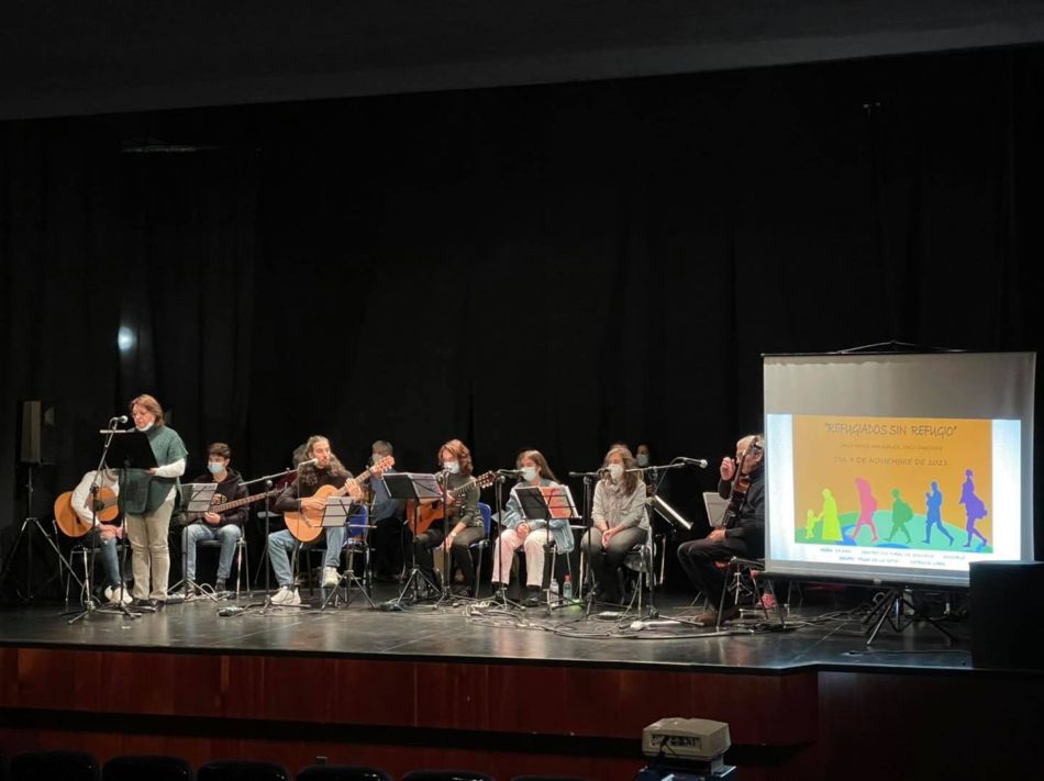 El teatro acogió el recital poético musical de Pilar de Sota - Centro Cultural Guijuelo