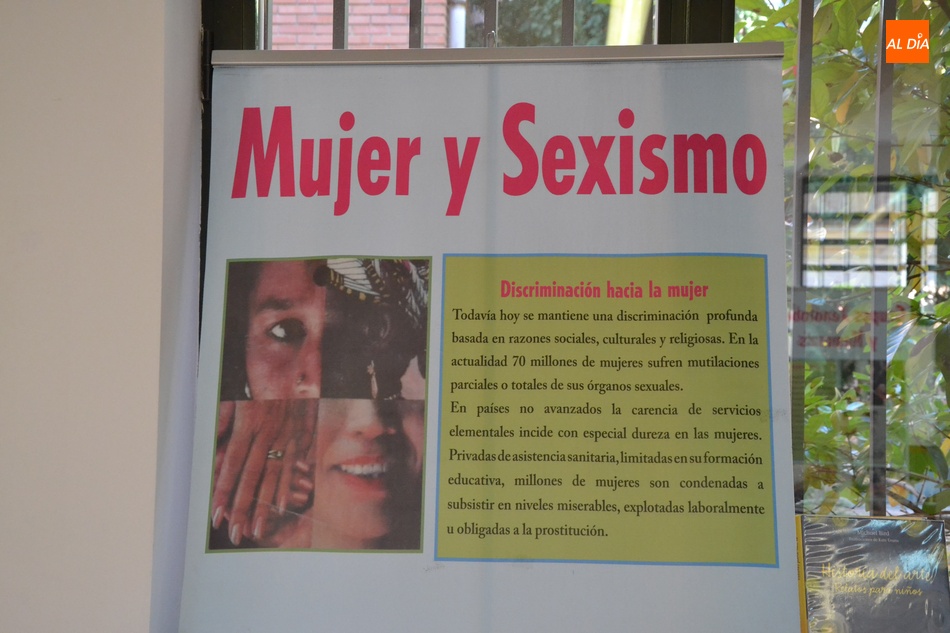 Foto 4 - Los alumnos del IES Fray Diego Tadeo se conciencian contra la intolerancia