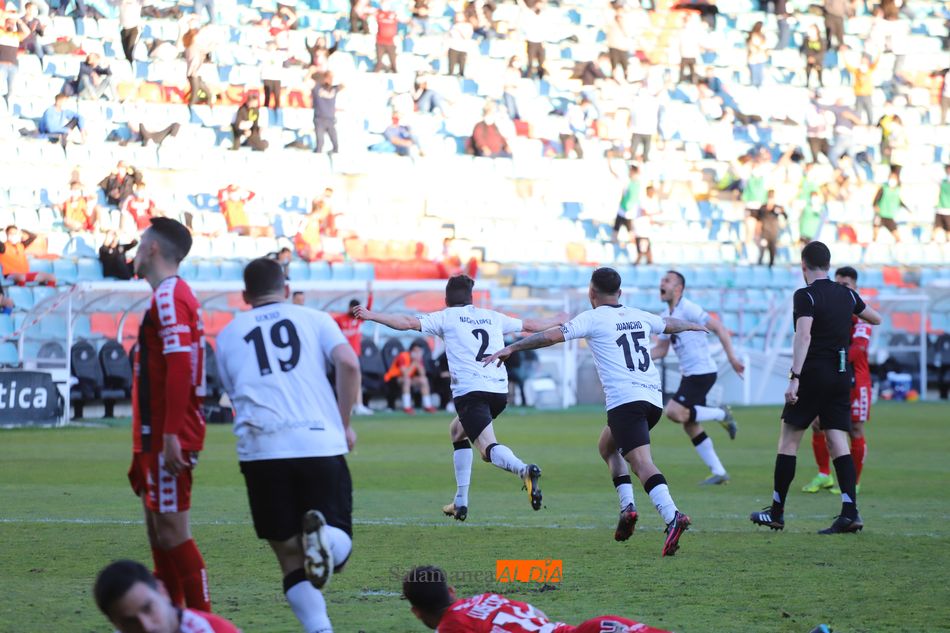 Nacho López celebra su gol a Unionistas en el derbi / Lydia González