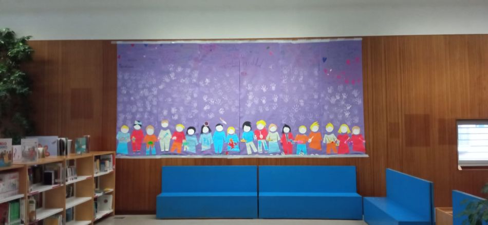 Un mural gigante recordará la importancia de la igualdad en la sección infantil de la biblioteca Torrente Ballester