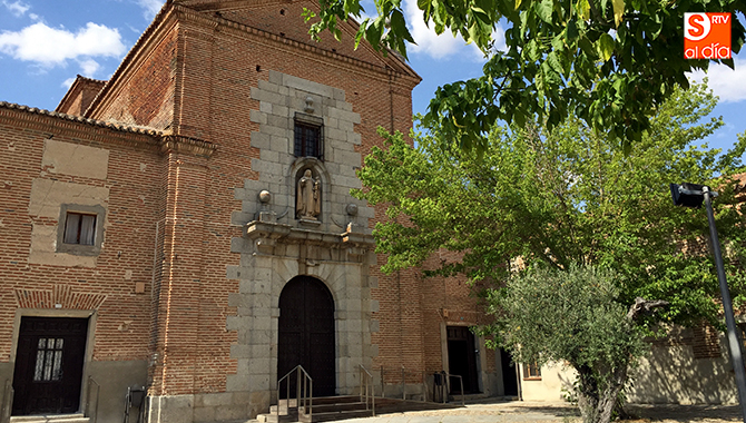 La capilla ardiente de la carmelita ha sido instalada en la iglesia del convento. Archivo