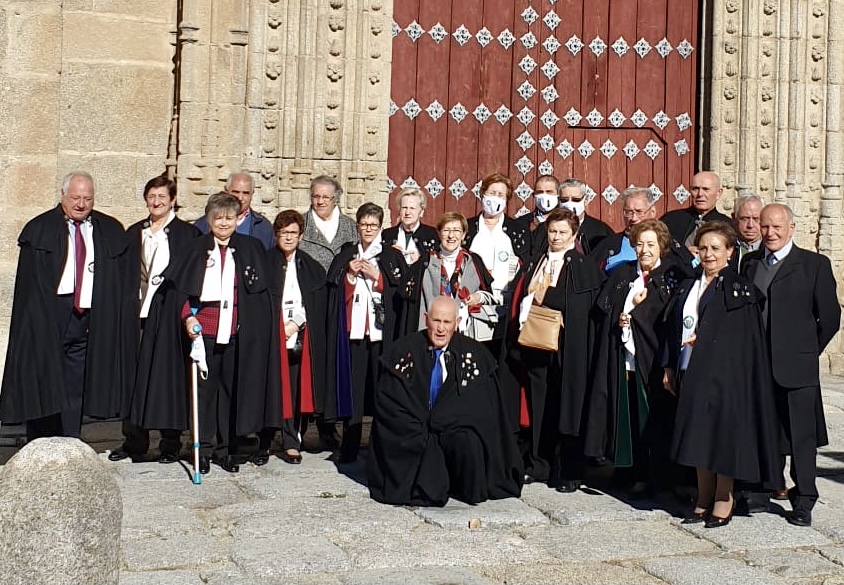 Los Amigos de la Capa de Santiago de la Puebla se reunían este domingo para festejar a su patrón