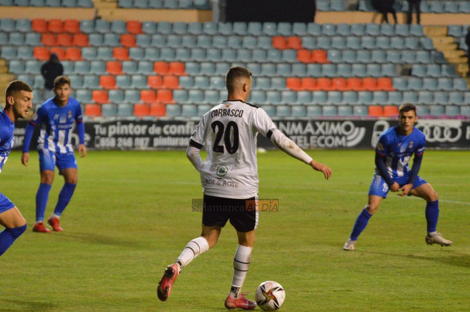 Carrasco, ante el Real Avilés / Guillermo García