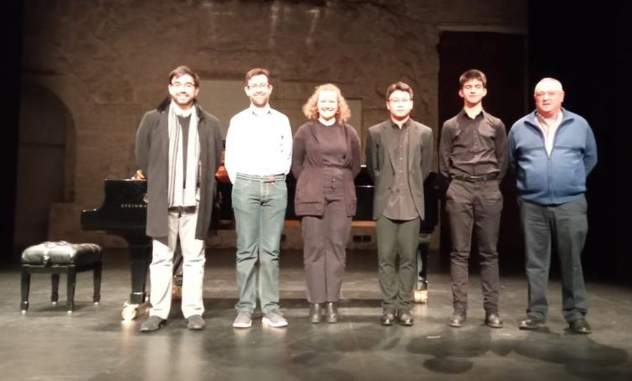 La prueba consistirá en la interpretación de una o varias obras o fragmentos libremente elegidos por el participante, con una duración total no superior a 15 minutos